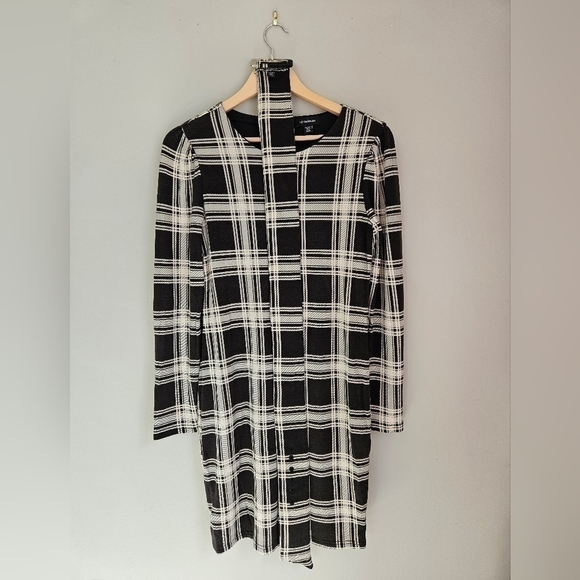 LE CHÂTEAU plaid dress longsleeves with  belt - Picture 2 of 5